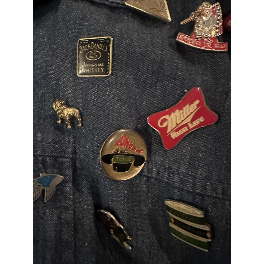 Denim Zip Front vest With 30 + Vintage Pin Collection - Picture 10 of 16